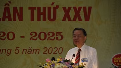 General To Lam attends Party Congress of Nghia Tru commune