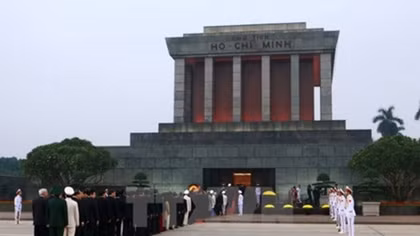Over 66,200 people pay tribute to late President Ho Chi Minh