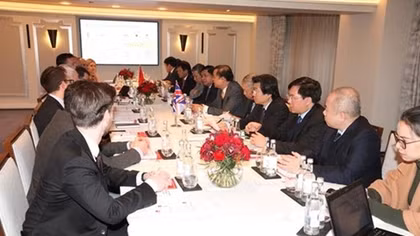 Vietnam seeks stronger economic cooperation with UK, India
