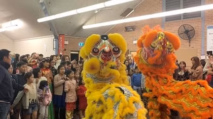 Mid-Autumn Festival held for Vietnamese children abroad