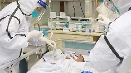 81-year-old patient dies of COVID-19 in Hanoi, 39 deaths so far