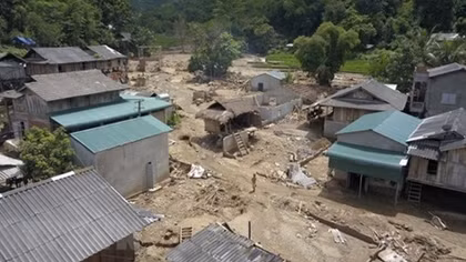 Thanh Hoa provides 1,500 tonnes of rice for flood-hit students