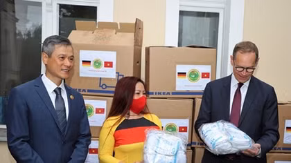 Berlin Mayor appreciates Vietnamese expats’ charity work