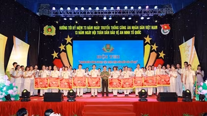 Police youths put the movement of following Uncle Ho’s 6 teachings on stage