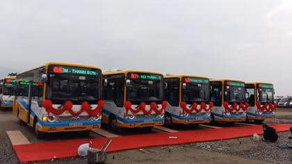 Danang launches five new inner city bus routes