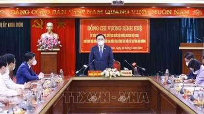 NA leader inspects election works in Hanoi, Hai Duong