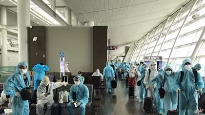 300 Vietnamese citizens brought home from Canada, RoK