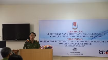 Refresher course on human trafficking for criminal police