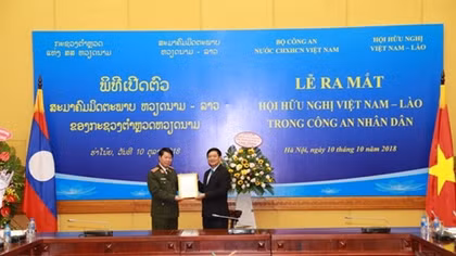 Vietnam – Laos Public Security Friendship Association makes debut