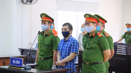 Man causing blast at Binh Duong taxation department gets 11-year jail term