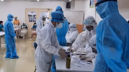 18 healthcare workers in HCM City infected with SARS-CoV-2