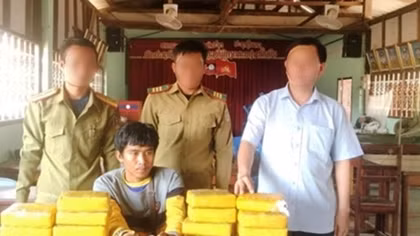 Quang Tri: Lao man arrested for smuggling 94,000 meth pills