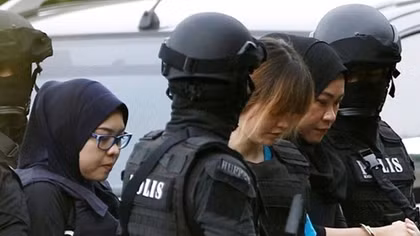 Embassy representatives visit Vietnamese prisoners in Malaysia