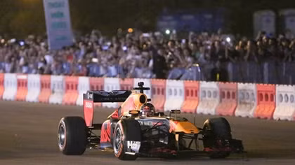 Formula One legend hits Hanoi streets