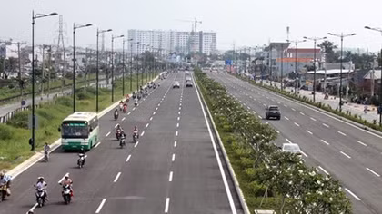 HCM City to pilot bus-only lanes