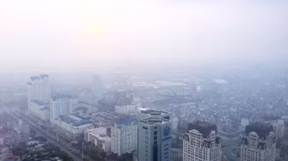 Choking smog makes Hanoi's pollution 'very unhealthy'