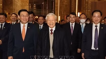Top leader wishes Hanoi prosperous New Year