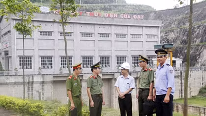 Good deeds of Thuong Xuan police
