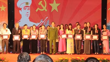 Brave and heroic officers and citizens in drug prevention honored