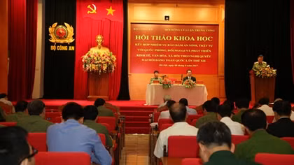Public Security Ministry reviews on combination between economic development and national defense and security