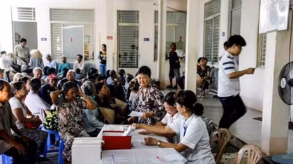 More than 2,500 poor people in Quang Tri get free medical checkups