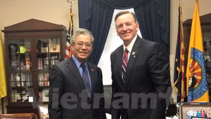 Vietnam, US seek stronger cooperation in energy, defence