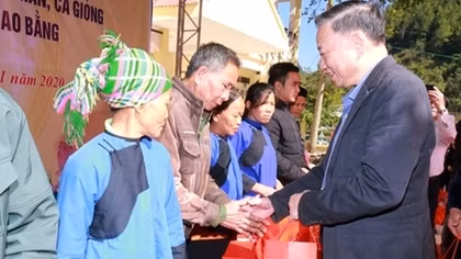 Minister To Lam attends great national solidarity festival in Cao Bang