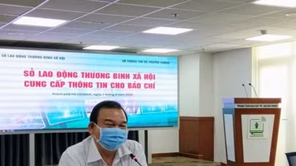 HCM City provides financial relief to poor, unemployed people