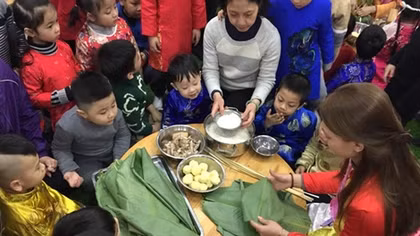 Kindergarten children learn about Tet