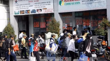 Low Tet bonuses stop workers from going home