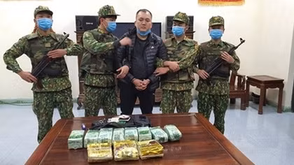 Ha Tinh: Cross-border drug transporter caught with 11 kg of drugs