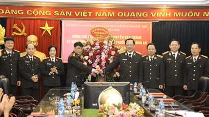 Deputy Minister Nguyen Van Thanh congratulates CAND Newspaper on 74th anniversary of its first issue