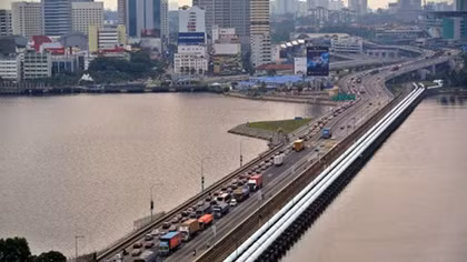 Malaysia to charge foreign vehicles at border gates