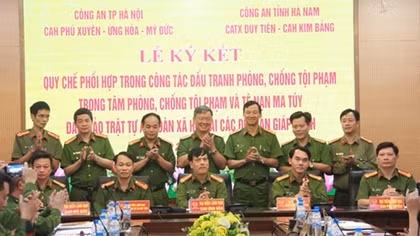 Police Departments of Hanoi and Ha Nam sign coordination agreement 