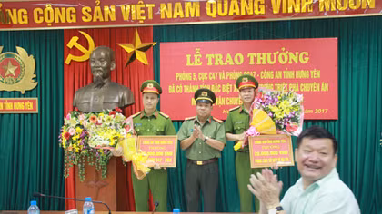 Hung Yen Provincial Police promotes solidarity to achieve merits