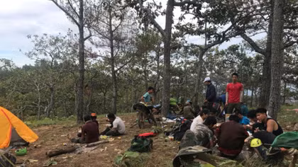 ​Rescuers recall 50 hours of retrieving body of dead VN trekker from deep forest
