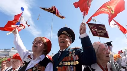Vietnamese leaders congratulate Russian counterparts on Victory Day