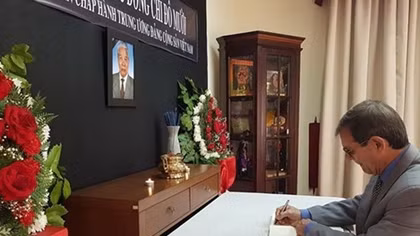Former Party chief Do Muoi remembered around the world