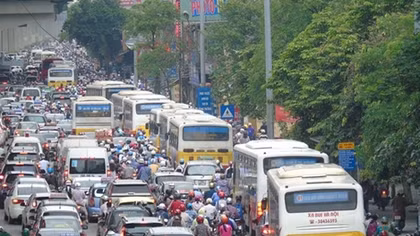 Hanoi suffers VND 12,800 billion loss due to traffic jams
