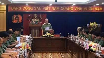 Deputy Minister Tran Quoc To works with Binh Duong provincial police