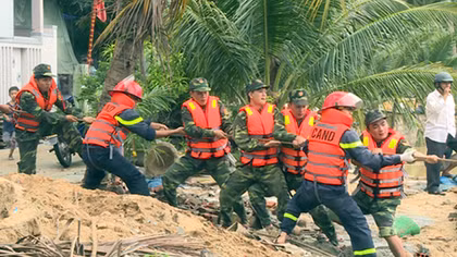 Police and military officers saved fishing trawlers and cages