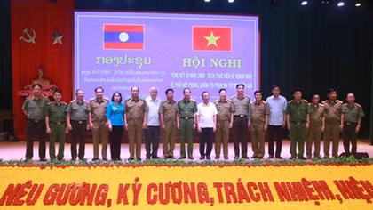 Vietnam and Laos review cooperation in controlling cross-border drug crimes