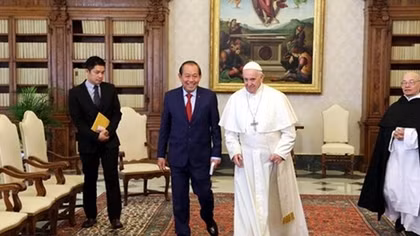 Deputy PM Truong Hoa Binh meets Vatican leaders
