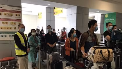 Nearly 310 Vietnamese citizens return home from Angola