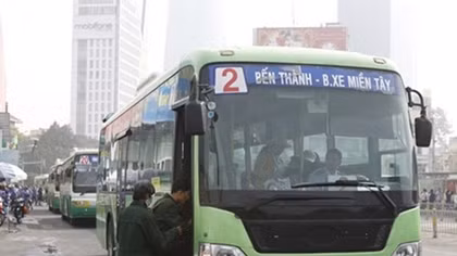 HCM City strives to reach target of 800 green buses