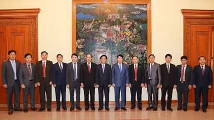 Deputy Minister Bui Van Nam receives Lao Chief of Office of Ministry of Security