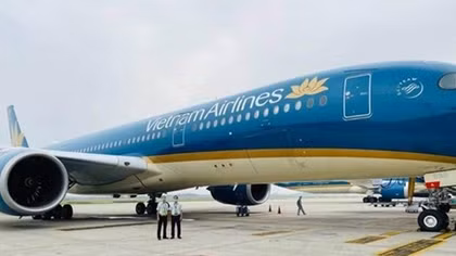 Vietnam Airlines’ flight carries stranded citizens in Equatorial Guinea home