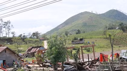 Dak Lak in pain after storm No.12