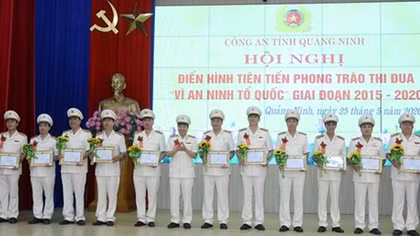 Quang Ninh Provincial Police honor good examples in emulation movements