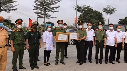 Deputy Minister Tran Quoc To inspects preparation for election in Bac Ninh